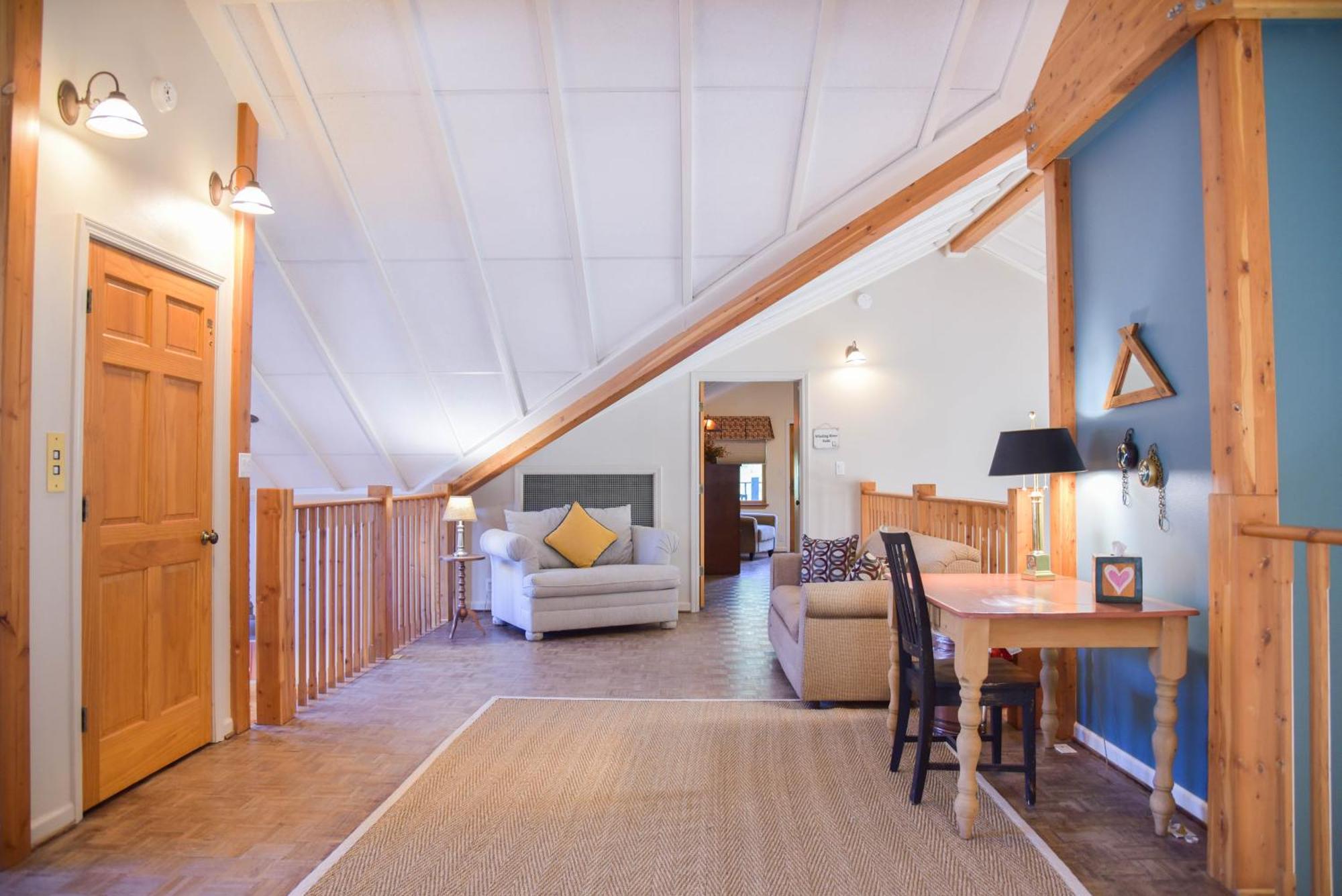 River Lyric Lodge - Formerly Double Dog Ред-Рівер Екстер'єр фото