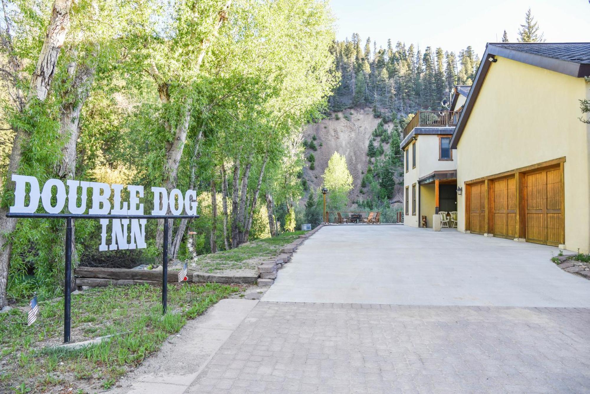 River Lyric Lodge - Formerly Double Dog Ред-Рівер Екстер'єр фото